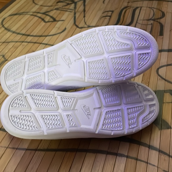 NIKE leather tennis shoes - Picture 6 of 10